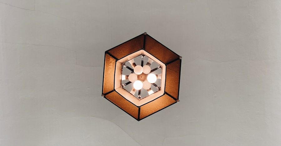 Photo Simple modern geometric wall lamp bedroom
