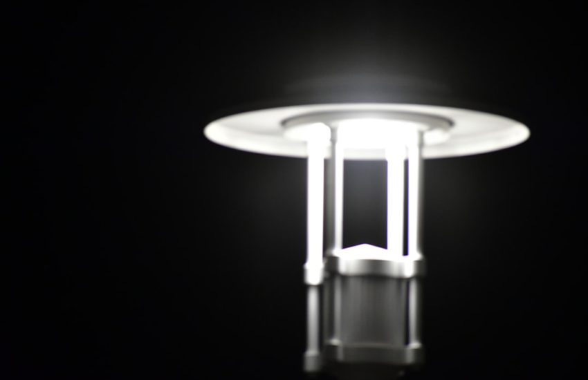 Photo mushroom-shaped lampshade floor lamp