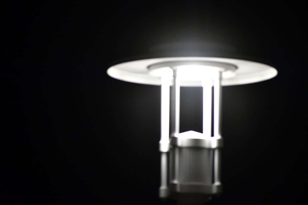 Photo mushroom-shaped lampshade floor lamp